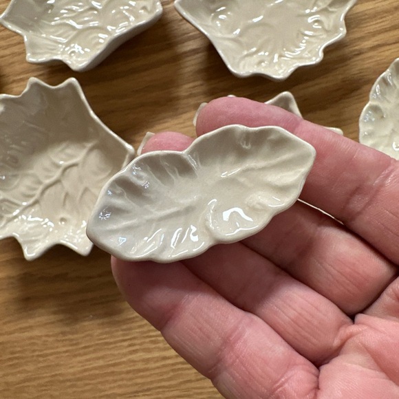 Set Of 4 Soy Sauce Dishes & 4 Chop Stick Rests Leaf Shape & Pattern - Picture 7 of 7